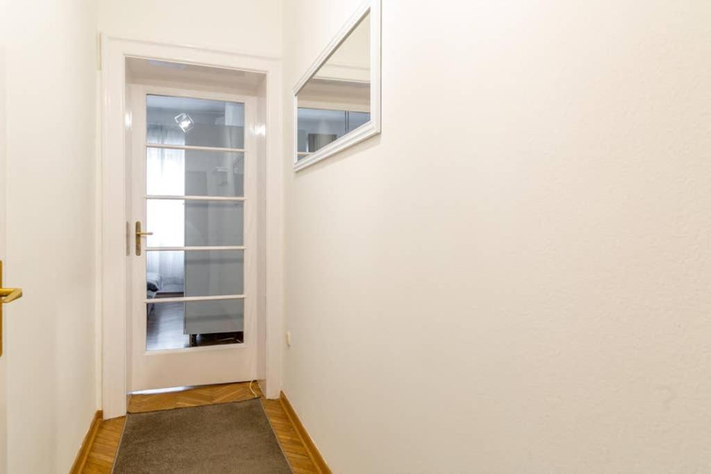 1st Belgrade Apartment Buitenkant foto
