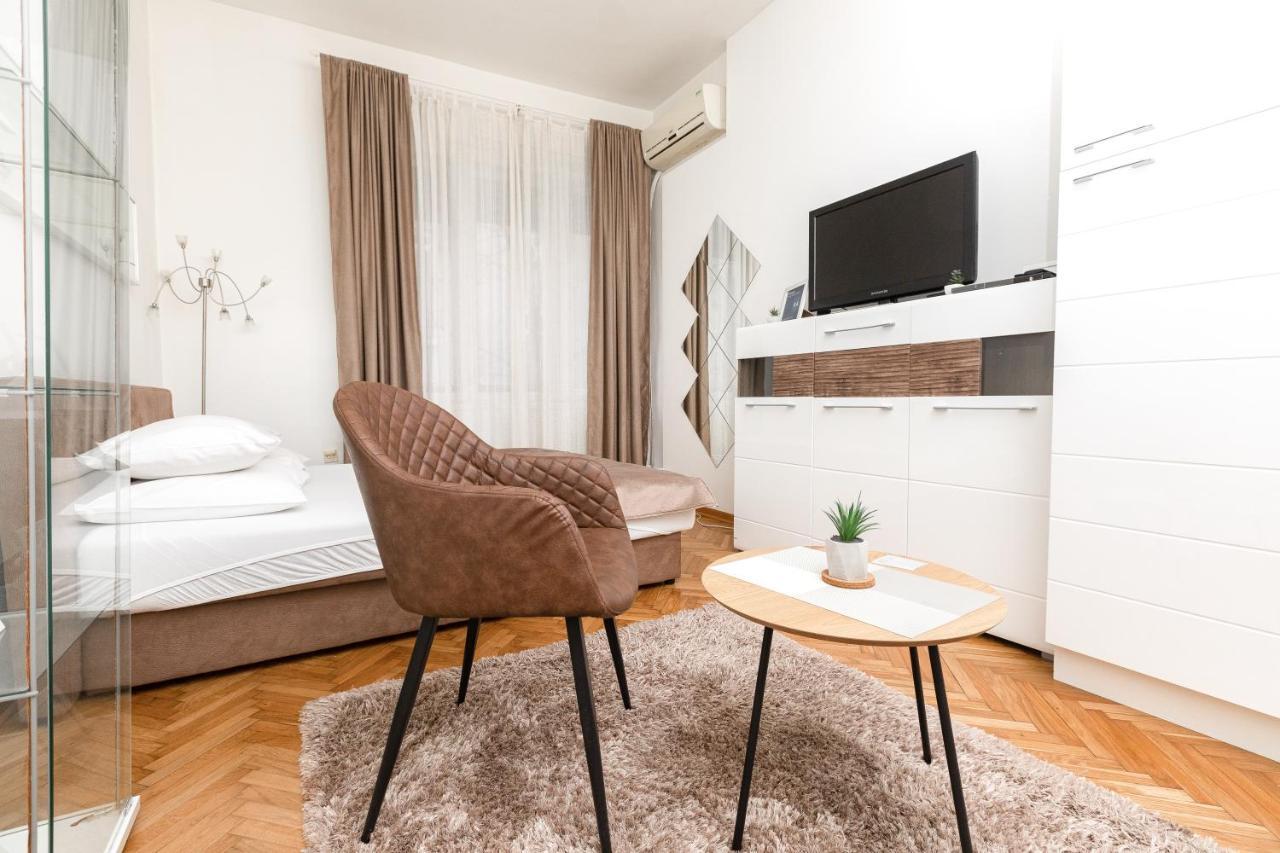 1st Belgrade Apartment Buitenkant foto