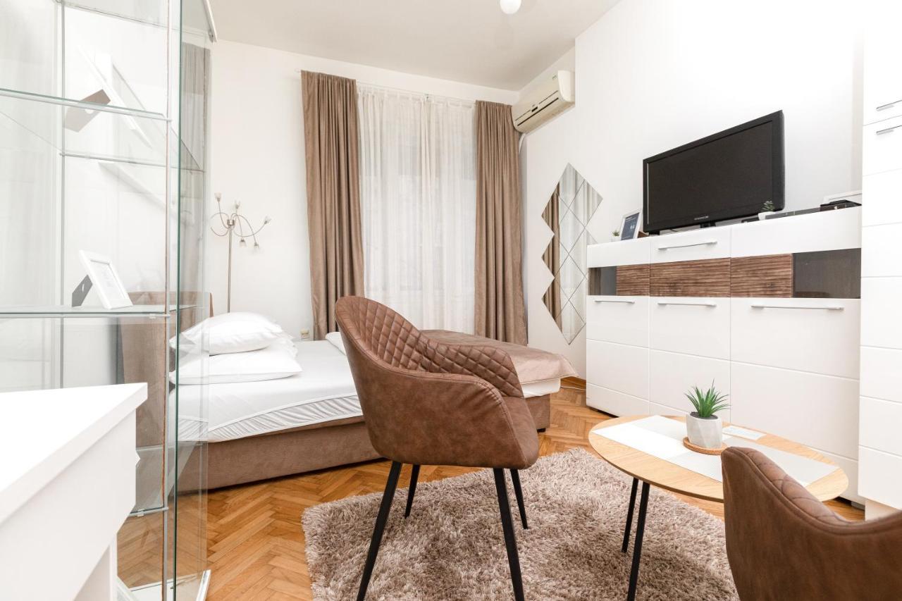 1st Belgrade Apartment Buitenkant foto