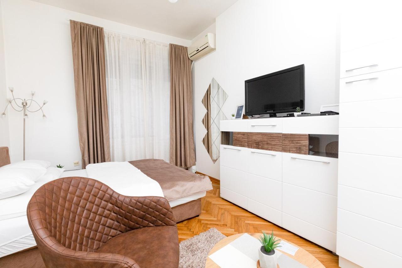 1st Belgrade Apartment Buitenkant foto