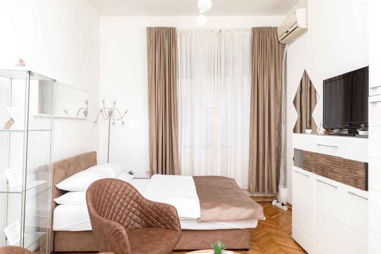 1st Belgrade Apartment Buitenkant foto