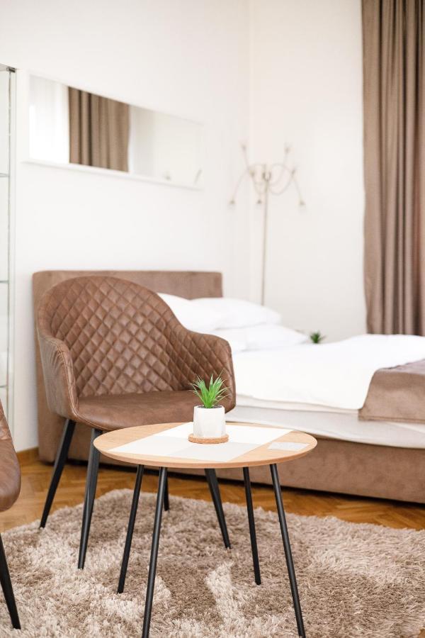 1st Belgrade Apartment Buitenkant foto