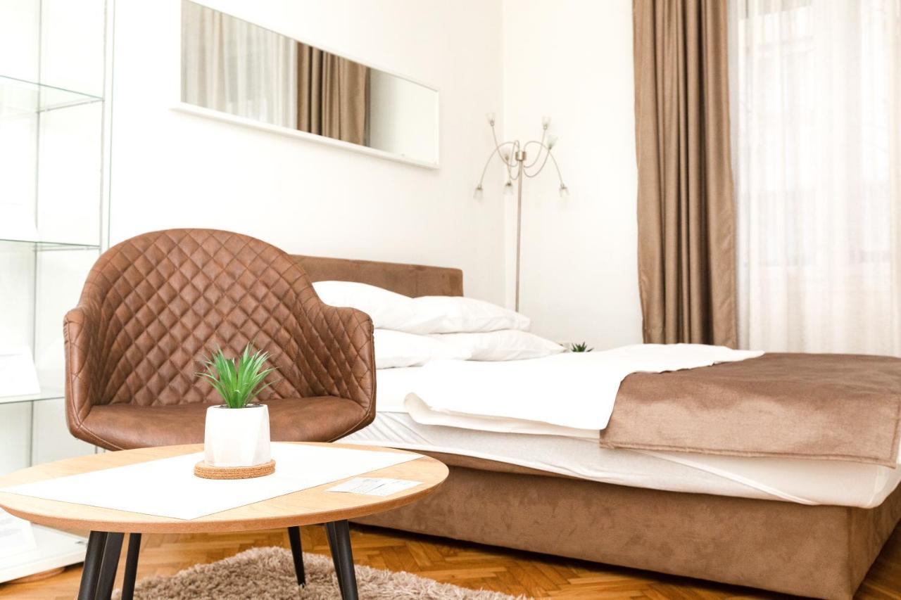 1st Belgrade Apartment Buitenkant foto