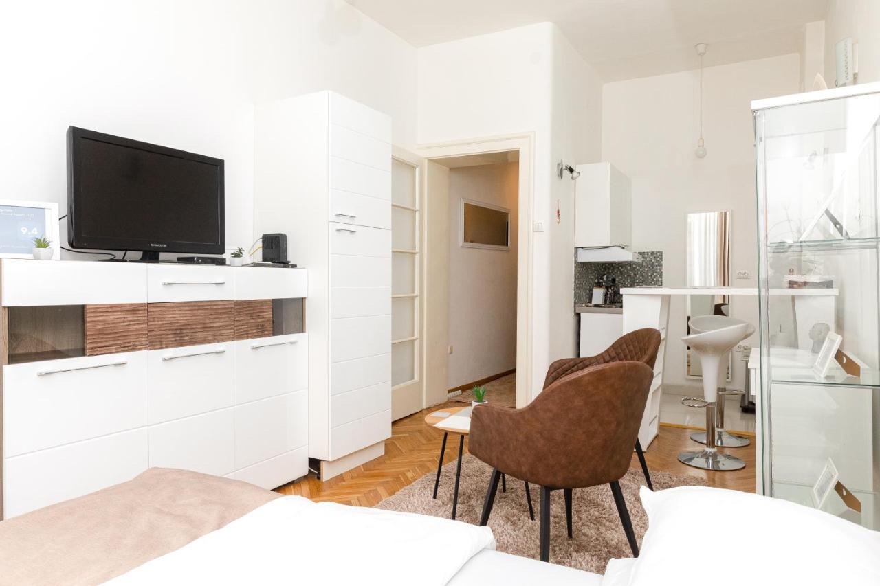 1st Belgrade Apartment Buitenkant foto