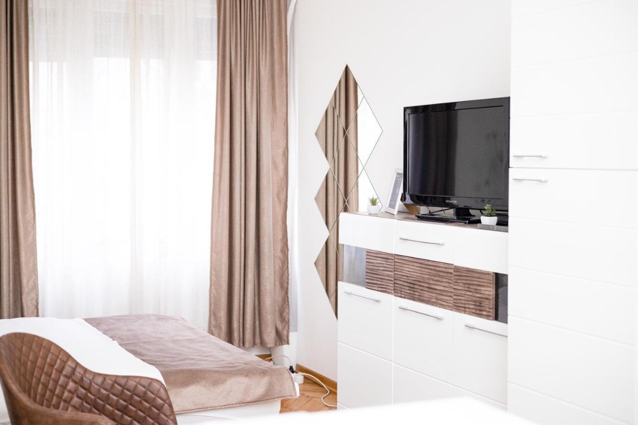 1st Belgrade Apartment Buitenkant foto